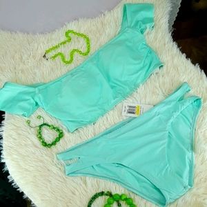 - Splendid NWT 2pc off the Shoulder Bikini 👙👀🌞🏖🥰
